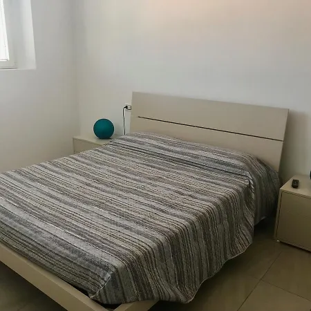 Gilda E Vesuvio Apartment